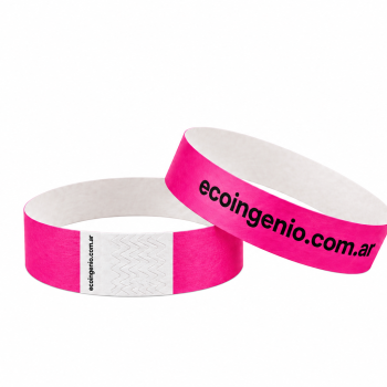 Pulseras fucsias ecoingenio superpuestas